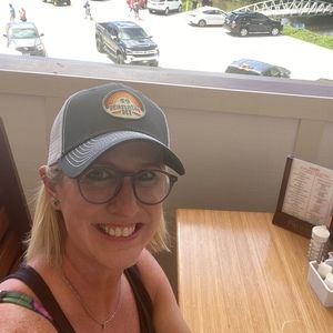 Meet your Posher, Erica